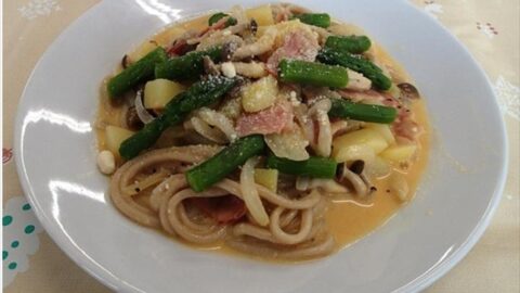 牛乳でつくるカルボナーラ風もちむぎ麺